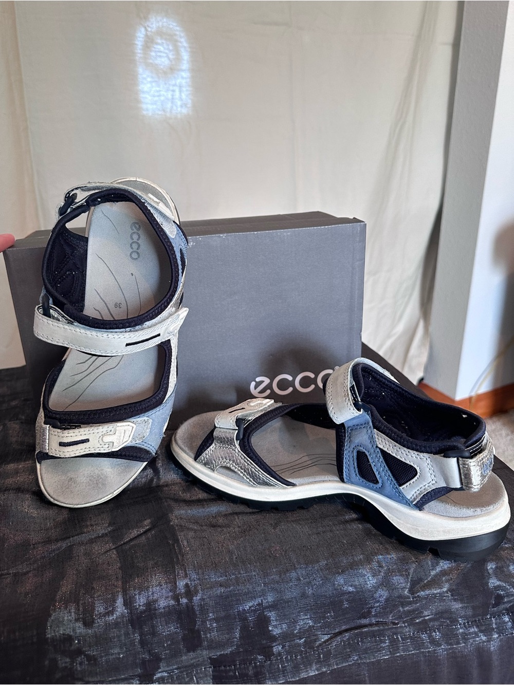 ECCO Offroad Women's Nubuck Yucatan Walking Sandal Sport Titanium 8-8.5 velcro